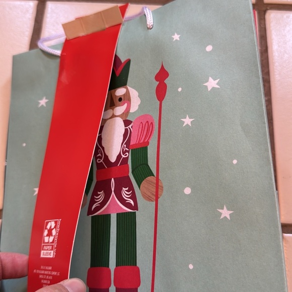 Set of 4 Christmas Holiday Medium Size Gift Bags Inspirations from Hallmark - Picture 4 of 8